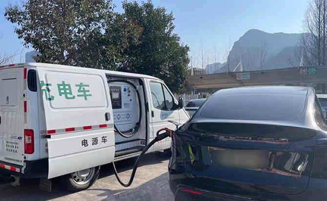 太湖汽车搭电